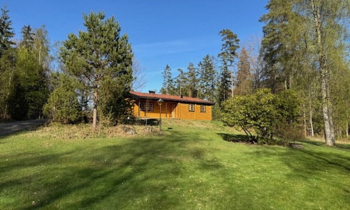 Lidhult Casa | Beautiful holiday cabin between Lake Bolmen and Unnen with private boat
