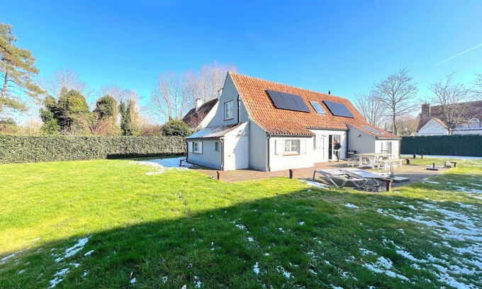 Nieuwpoort-aan-Zee Casa | Beautiful holiday home with a large garden