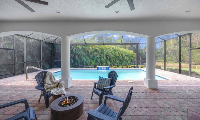 Naples Casa | BEAUTIFUL HOLIDAY MANSION, IN NAPLES FL, LOCATED ON PRISTINE GOLF COURSE!