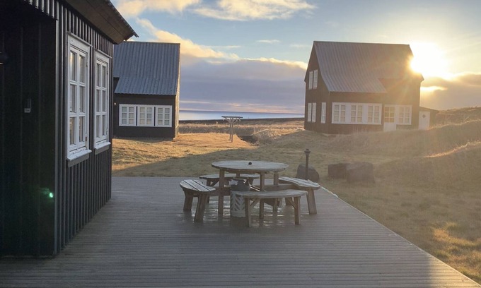 Hellnar Casa | Beautiful home between glacier and sea, Iceland