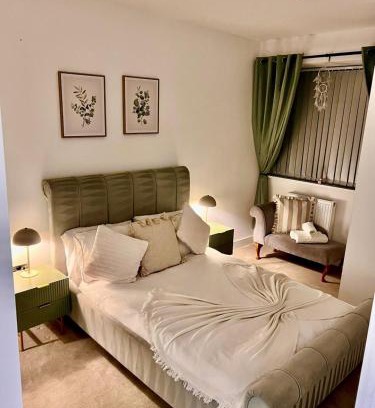 Barnt Green Apartamento | Beautiful, home from home, one bed stay