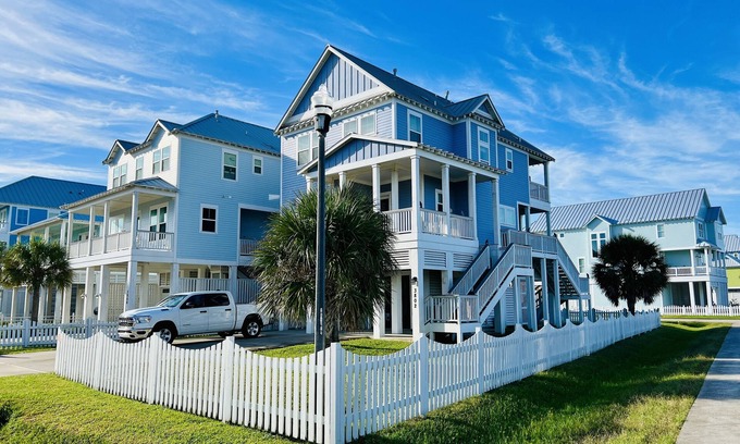 Beachside Village Casa | Beautiful Home : Gulf views : Short Walk to Beach. Base rate 2 ppl