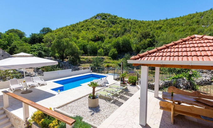 Blato na Cetini Casa | Hermosa casa en Blato na Cetini