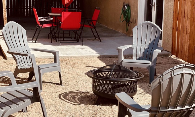 Palmdale Casa | Beautiful home in a nice quiet neighborhood.