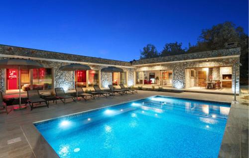 Dicmo Casa | Beautiful Home In Dicmo