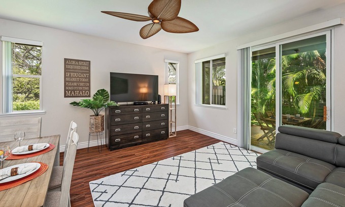 Makakilo City Casa | Beautiful Home in Exclusive Golf Community w/Pool *Professionally Sanitized*