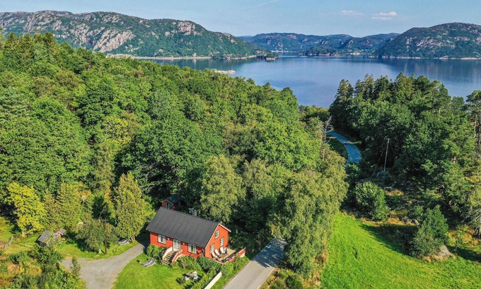 Farsund Casa | Hermosa casa en Farsund con cocina.