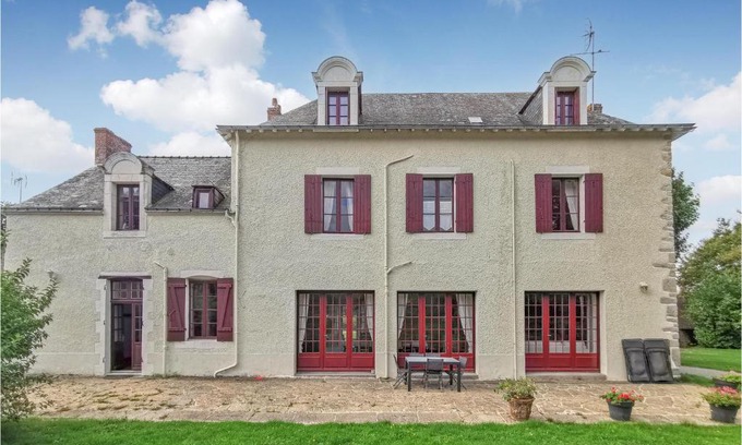 Guerande Casa | Beautiful Home In Guerande With Wifi