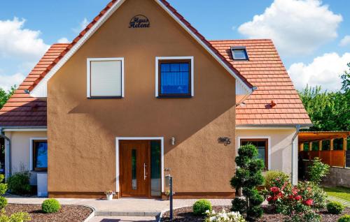 Jesendorf Casa | Beautiful Home In Jesendorf With Sauna