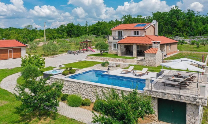 Kamenmost Casa | Hermosa casa en Kamen Most