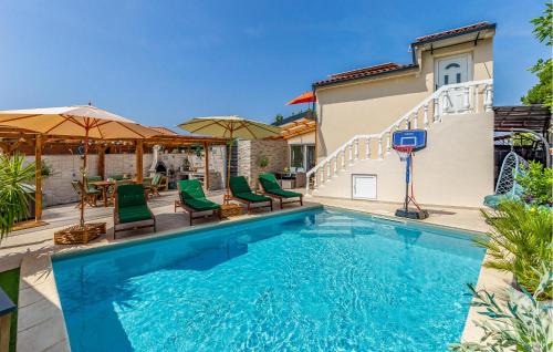 Kavran Casa | Beautiful Home In Kavran With Kitchen