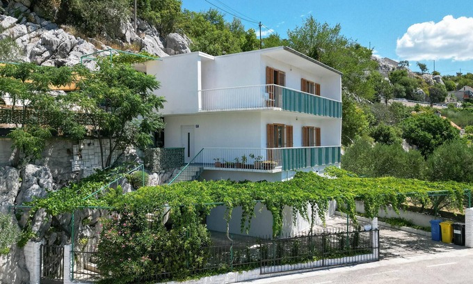 Omis Casa | Hermosa casa en Kostanje con WiFi