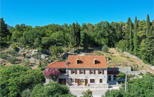 Kucice Casa | Beautiful Home In Kucice With Wifi