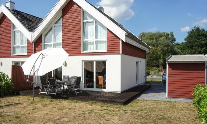 Nordhorn Casa | Beautiful Home In Nordhorn With Kitchen