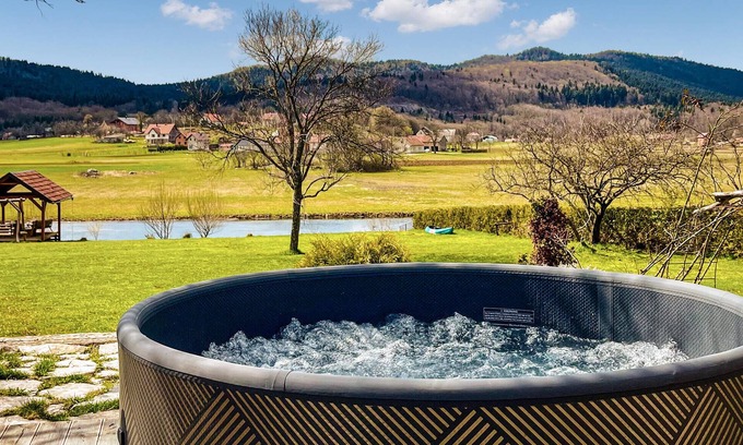 Otocac Casa | Hermosa casa en Otocac con jacuzzi