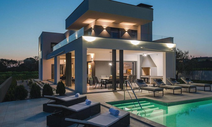 Sikici Casa | Hermosa casa en Pula