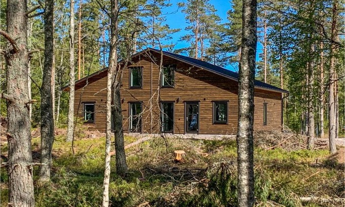 Saffle Apartamento | Beautiful Home In Säffle With Kitchen