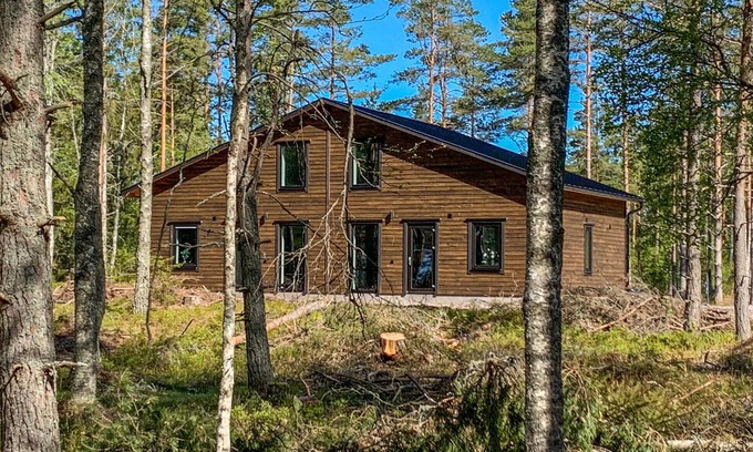 Saffle Casa | Hermosa casa en Säffle con cocina.