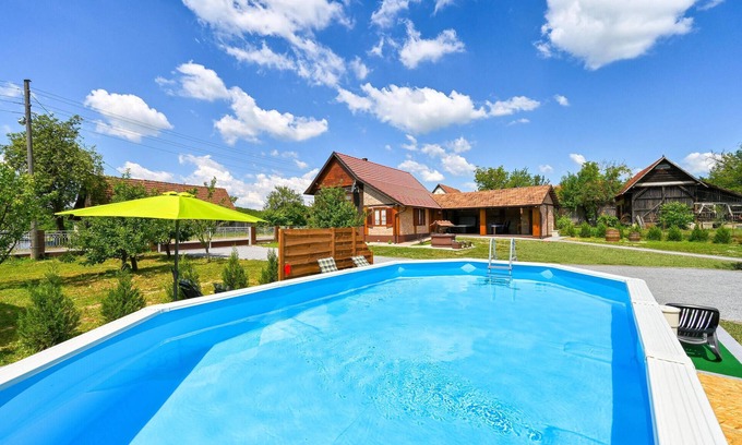 Cazma Casa | Hermosa casa en Sovari con sauna