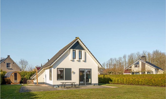 Tzummarum Casa | Beautiful Home In Tzummarum With 3 Bedrooms, Wifi And Outdoor Swimming Pool
