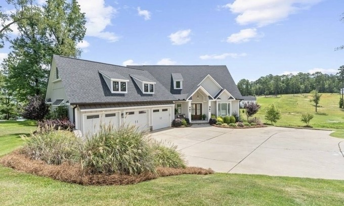 Milledgeville Casa | Beautiful home in peaceful cove on Lake Sinclair.