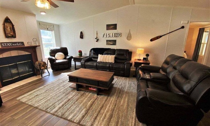 Bayfield Casa | Beautiful Home on Creek with Full Kitchen, Large Patio with Seating, Game Room