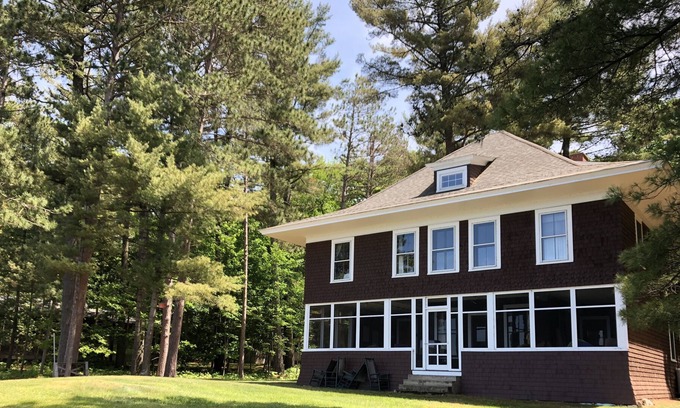 Newport Casa | Hermosa casa en el lago Memphremagog !!!