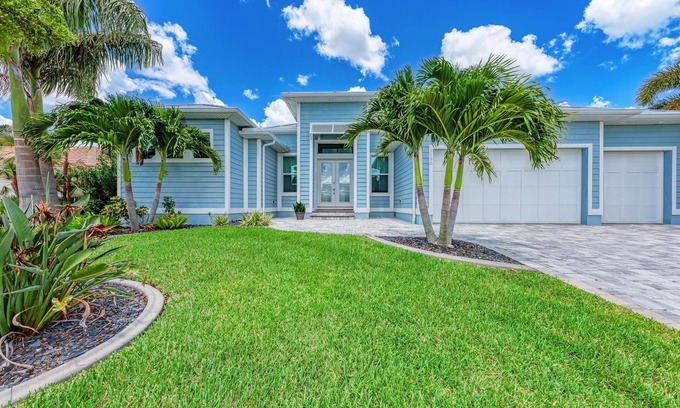 Punta Gorda Casa | Beautiful home on the canal. You can watch the manatees!