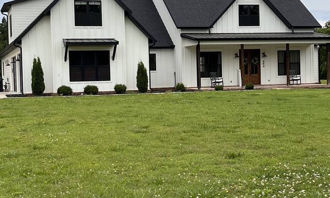 Goshen Otro | Beautiful Home on 2 acres w/ Salt Water Pool - 5 min from the White River!