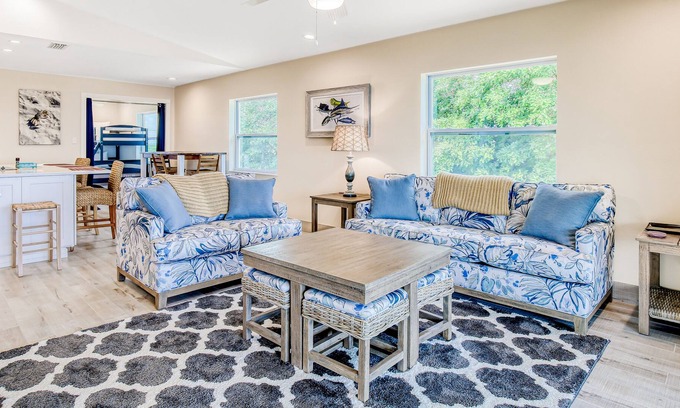 Long Beach Estates Casa | Beautiful home right on the water with a private beach, W/D, deck, grill & AC