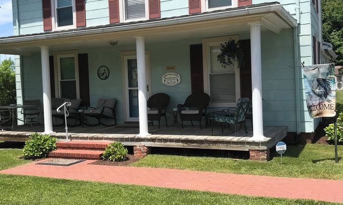 Rock Hall Casa | Beautiful home & short walk to beach, restaurants, and marinas in Rock Hall, MD