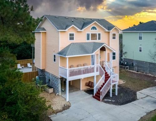 Ocean Sands Casa | Beautiful Home - Short Walk to Beach with Private Pool