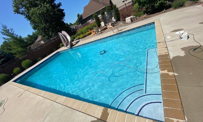 Neenah Casa | Beautiful home Sleeps 10 with Heated Inground Pool