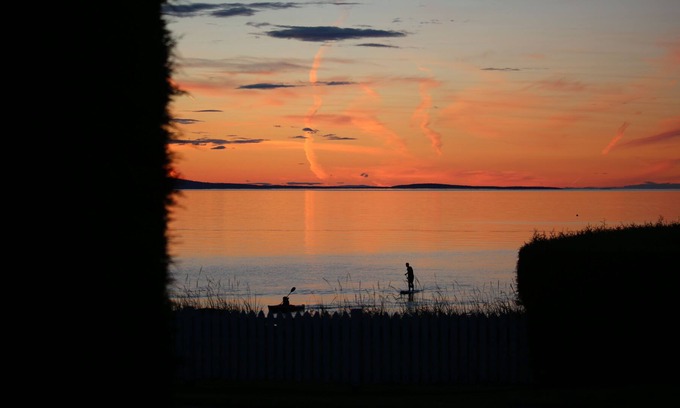 Regional District of Nanaimo Casa | Beautiful home with 2 bedroom cottage and beach cottage