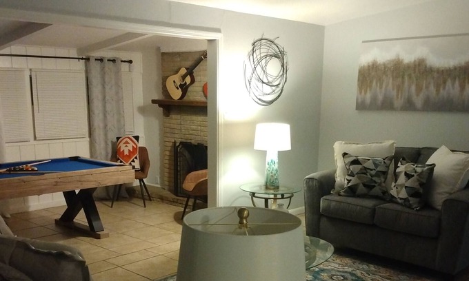 Windsor Forest Casa | beautiful home with a lot place to create go memories with your family an friend