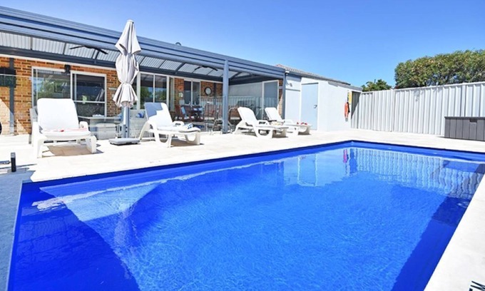 Currambine Casa | Beautiful home with pool and alfresco area
