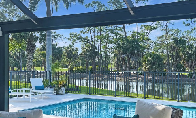 Naples Casa | Beautiful home with panoramic views on the 17th hole of prestigious Eagle Creek