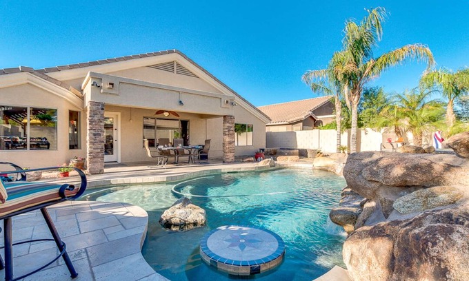 Augusta Ranch Casa | Hermosa casa en la comunidad de campo de golf con piscina estilo centro turístico y spa