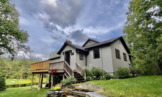 South Londonderry Casa | Beautiful home with lots to explore outdoors