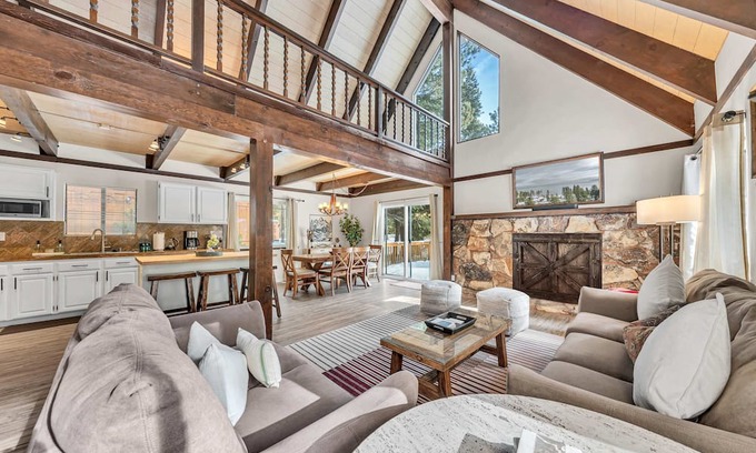 Homewood Casa | Beautiful Homewood Retreat with Deck and Grill