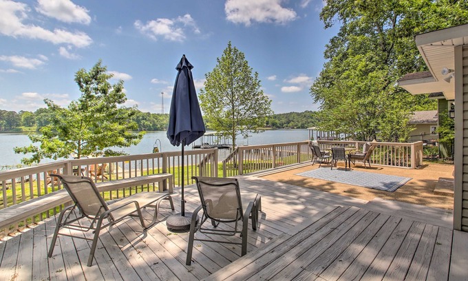 Piney Casa | Beautiful Hot Springs lake house on Lake Hamilton steps away from the lake!!!!!!