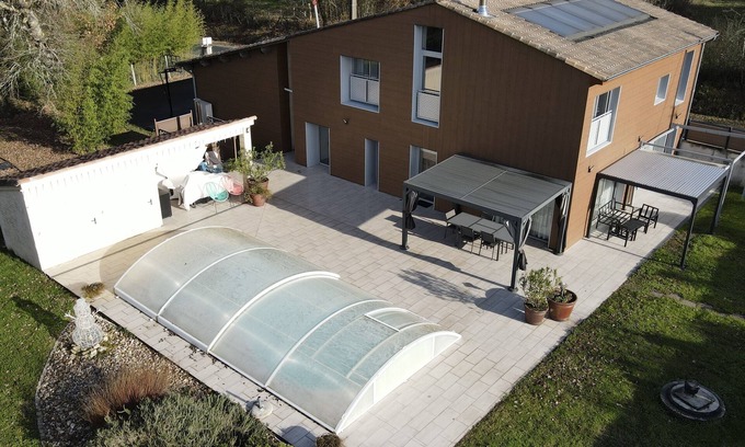 Laruscade Cabaña | Hermosa casa de 170 m2, piscina climatizada y cubierta, jacuzzi, clasificado 4 estrellas.