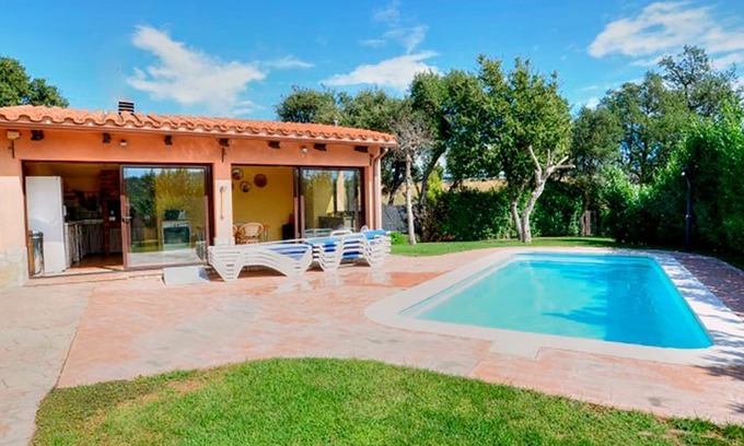 Can Carbonell Casa | Beautiful house for 14 people with 7 bedrooms and private pool.