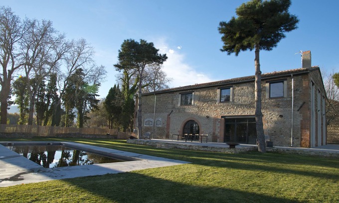 Palau-del-Vidre Casa | Hermosa casa entre viñedos y huertos