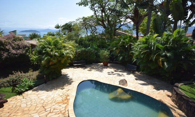 Sao Pedro Casa | Beautiful house in cond. Ponta da Sela