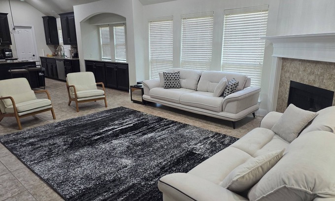 South Arlington Casa | Beautiful House in Mansfield