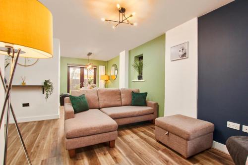 Northenden Casa | Beautiful House in Manchester Sleeps 8 Inc Parking