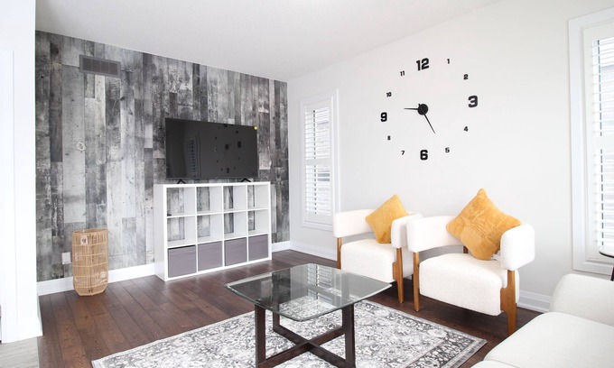 Rosemount Casa | Beautiful House Near Grand River & Kiwanis Park