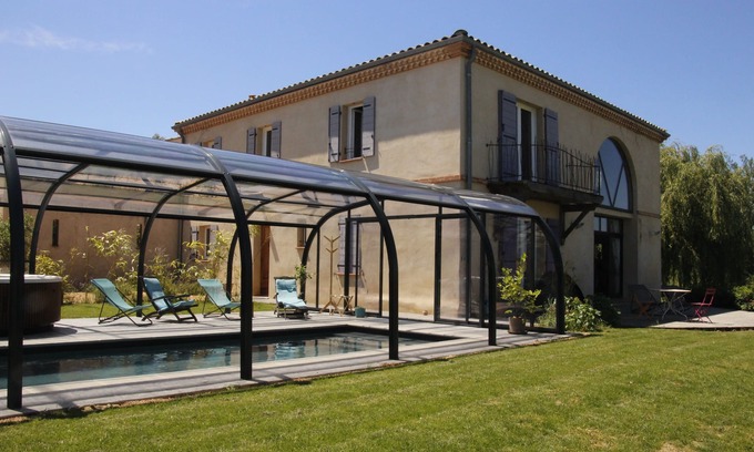 Grazac Cabaña | hermosa casa de 350m2, amplios espacios, piscina climatizada, jacuzzi, sauna
