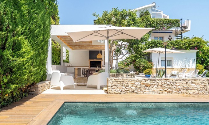 El Vendrell Casa | Preciosa casa con jardín grande y piscina - ideal para familias y grupos!